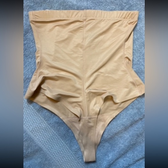 Assets by Spanx Beige Thong Large - Picture 2 of 8